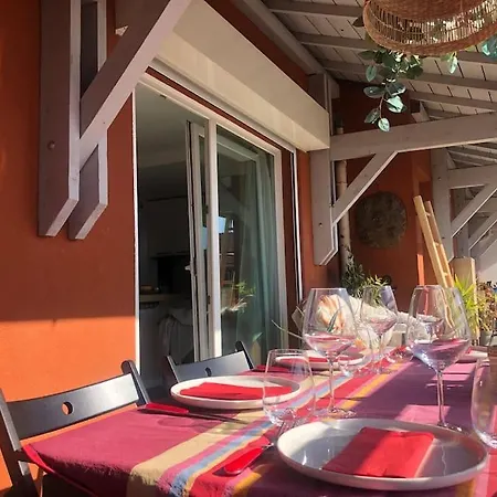 Superbe 3 Pieces Vue Mer A 2 Mn De La Plage, Terrasse, Piscine Et Parking Prive !